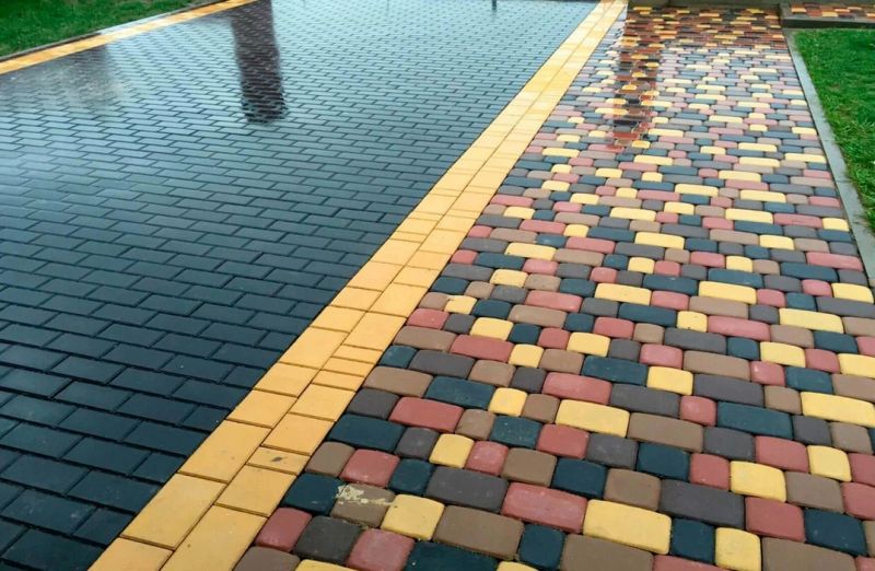 Тротуар из цветной плитки